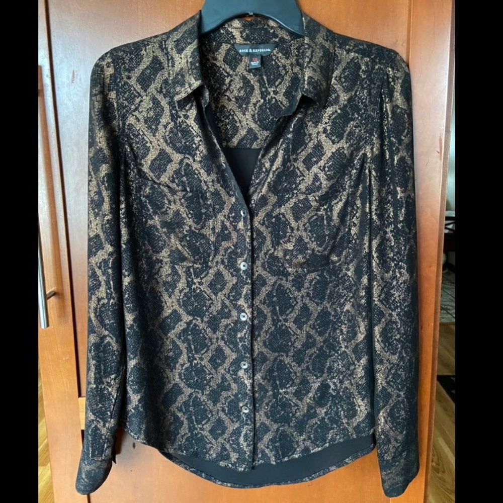 Rock & Republic Blouse (black & metallic gold)